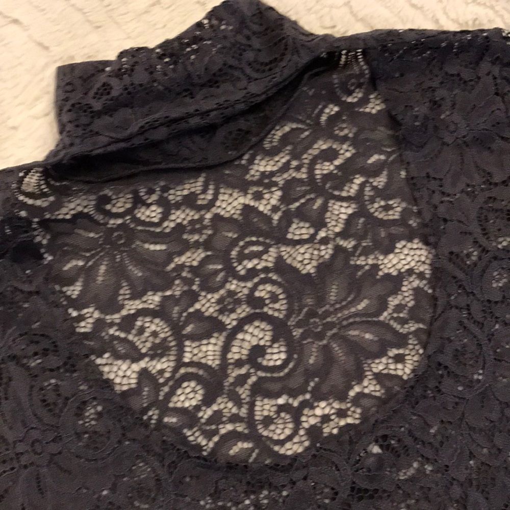 Beautiful lace turtleneck - Picture 5 of 6